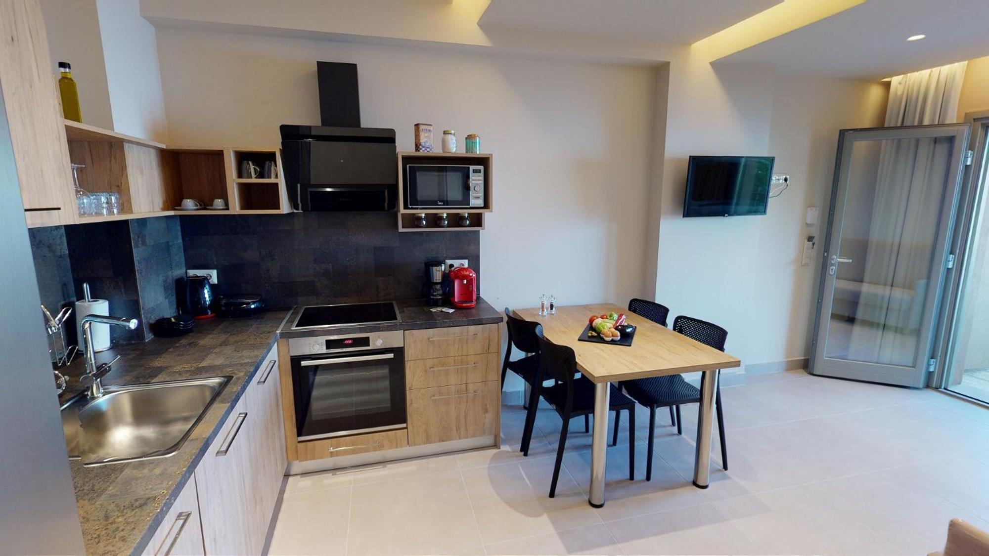 Kallia Suites- Chorefto Rum bild